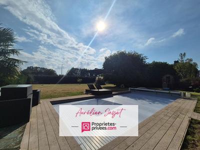 Maison - 350 m² - 8 pièces