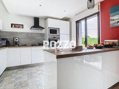 Maison - 170 m² - 8 pièces