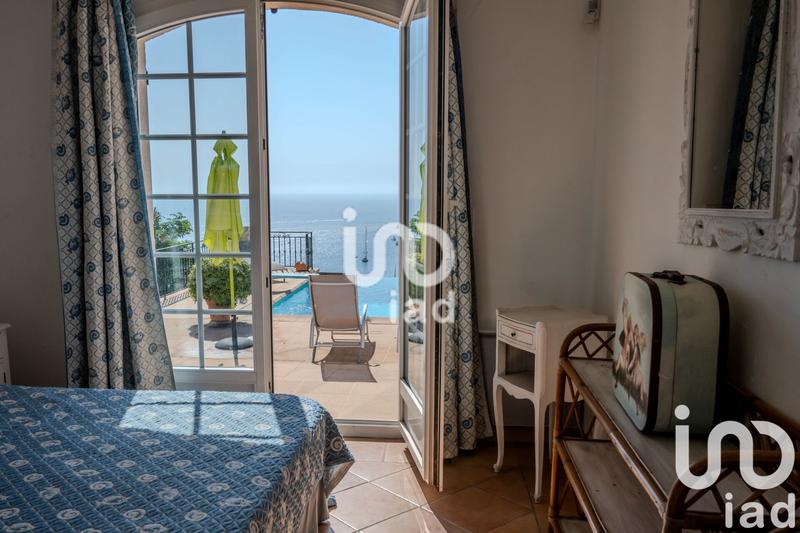 Maison - 250 m² - 7 pièces