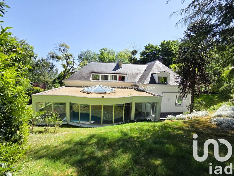 Maison - 410 m² - 9 pièces