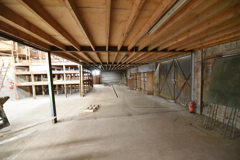 Local d'activité / Entrepôt - 650 m²
