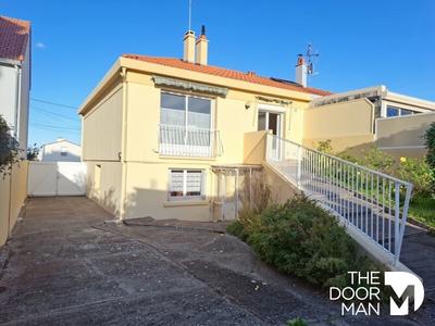 Maison - 93 m² - 5 pièces