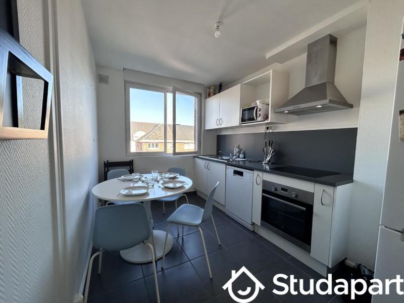 Chambre - 13 m² - 1 pièce