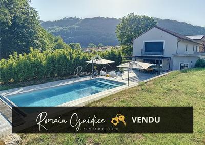 Villa - 196 m² - 5 pièces