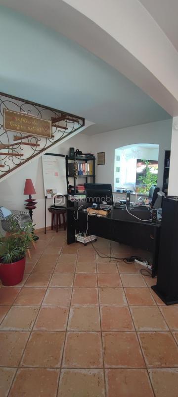 Demeure - 160 m² - 5 pièces