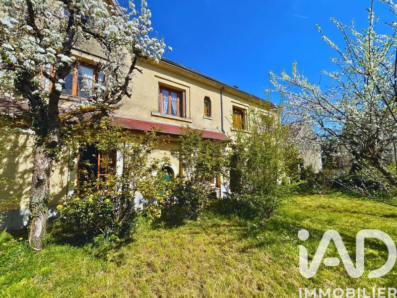 Maison - 187 m² - 10 pièces