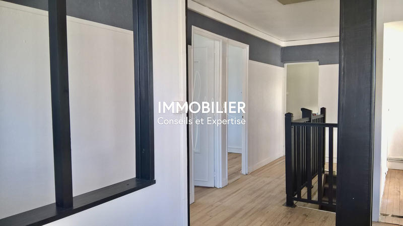 Maison - 183 m² - 9 pièces