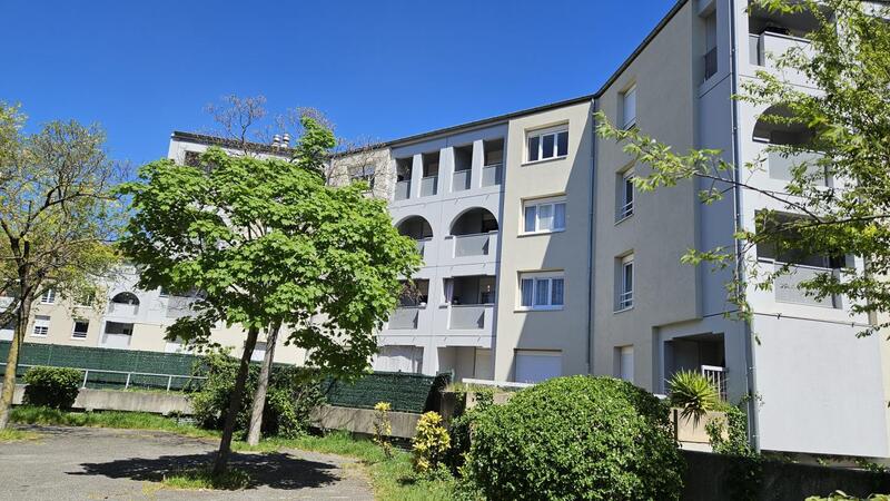 Appartement - 90 m² - 4 pièces