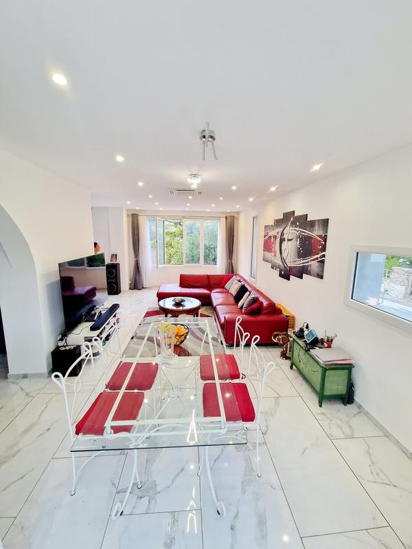 Appartement - 90 m² - 3 pièces