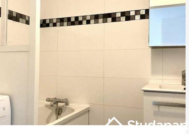 Chambre - 12 m² - 1 pièce