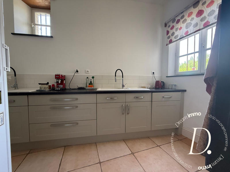 Maison - 334 m² - 6 pièces