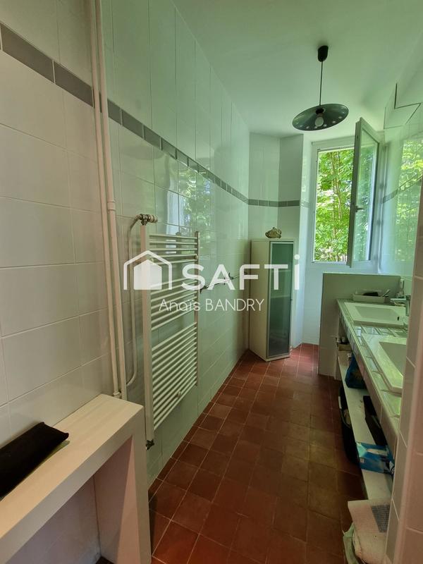 Maison de maîtres - 320 m² - 8 pièces