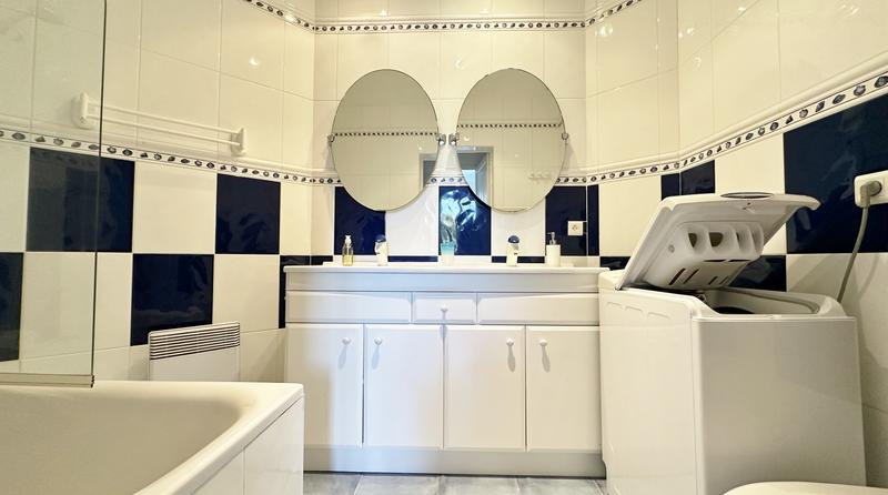 Appartement sur toit - 200 m² - 7 pièces