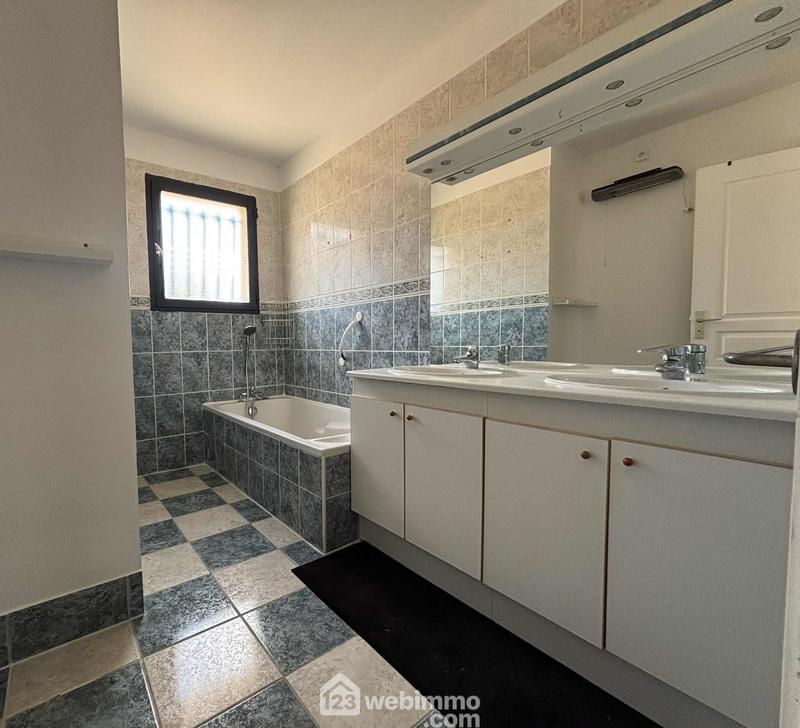 Maison - 97 m² - 4 pièces