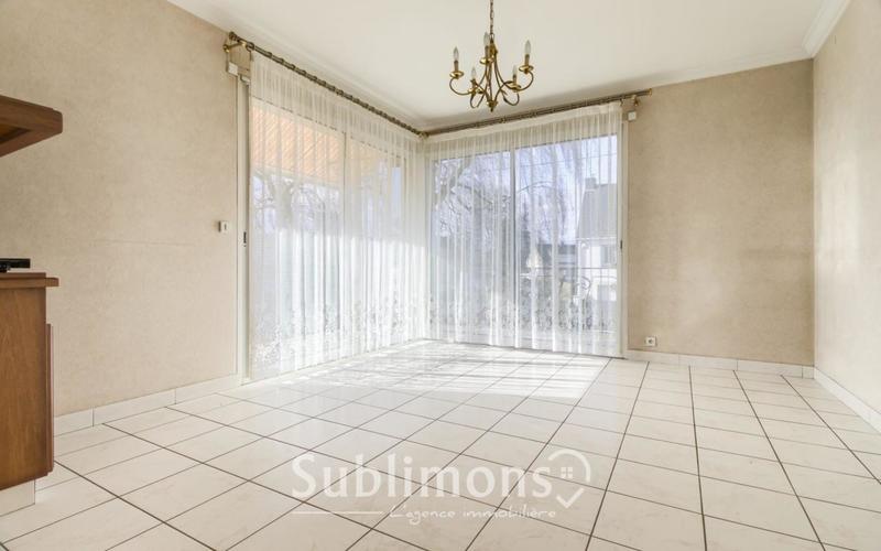 Maison - 95 m² - 4 pièces