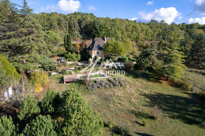 Maison traditionnelle - 190 m² - 9 pièces