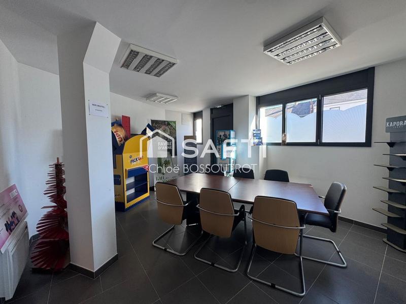 Local commercial - 120 m² - 6 pièces