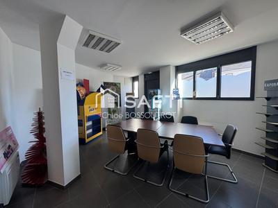 Local commercial - 120 m² - 6 pièces