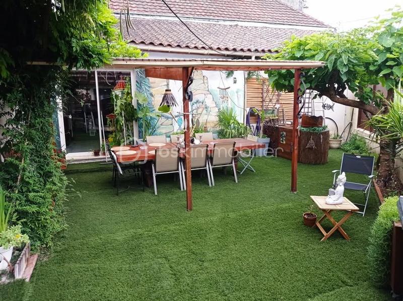 Maison traditionnelle - 170 m² - 6 pièces