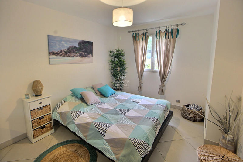 Maison - 231 m² - 7 pièces