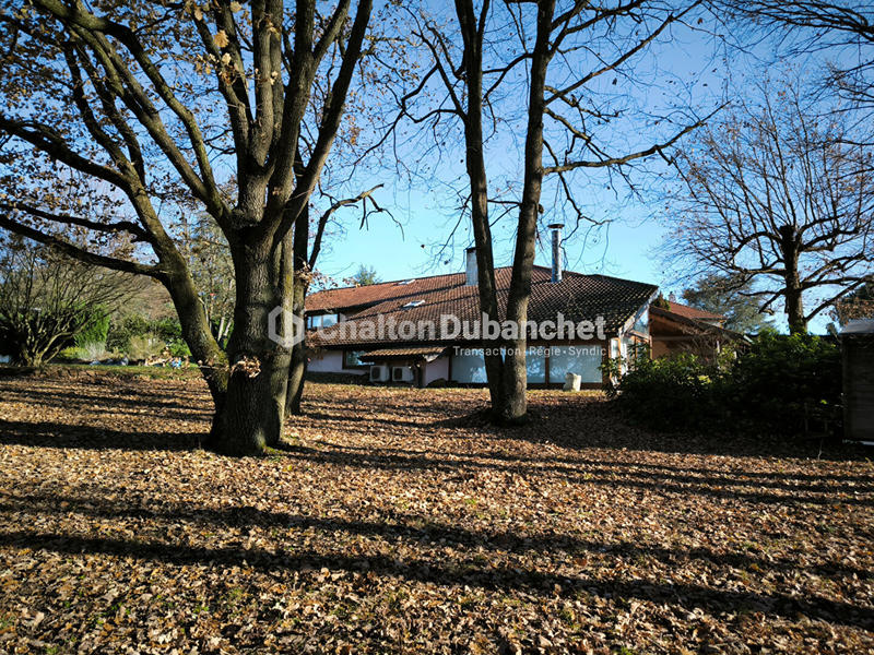 Maison - 372 m² - 10 pièces