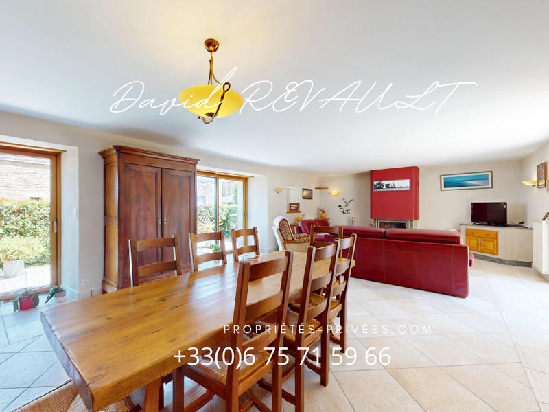 Maison - 210 m² - 8 pièces