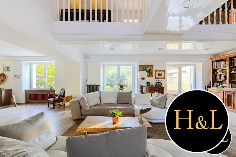 Maison ancienne - 240 m² - 7 pièces