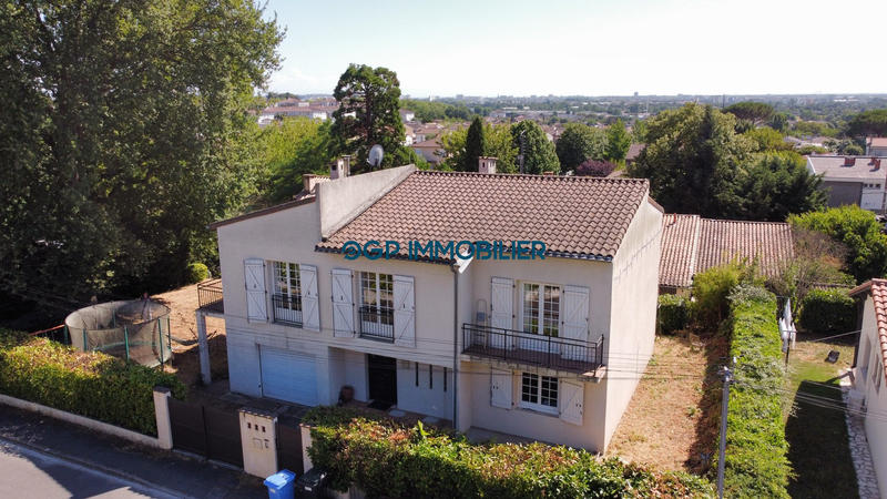 Maison - 180 m² - 6 pièces