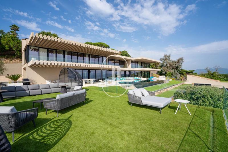 Maison - 500 m² - 10 pièces