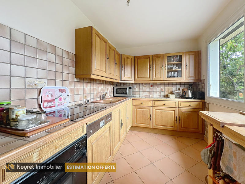 Maison - 137 m² - 6 pièces