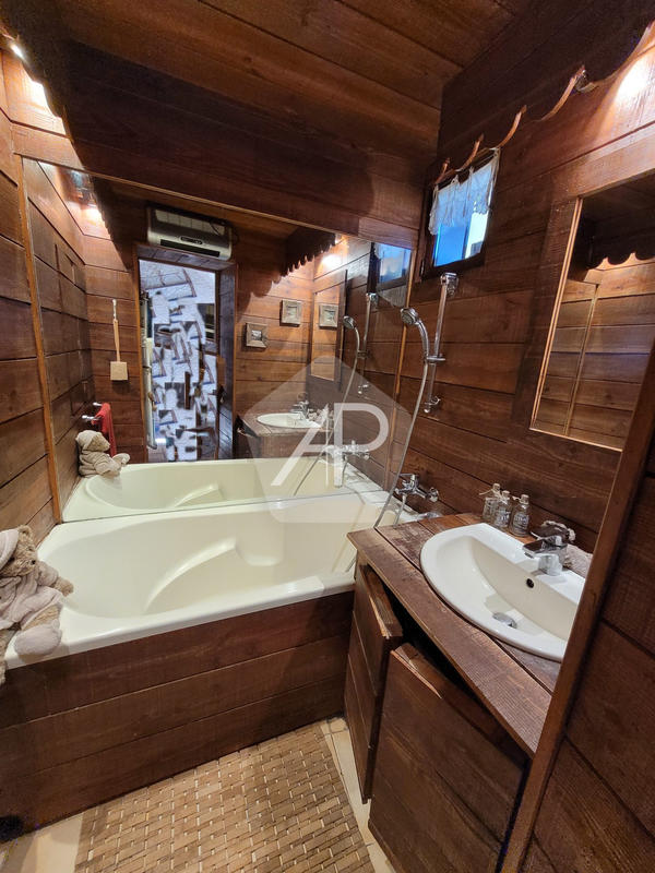 Appartement - 83 m² - 4 pièces