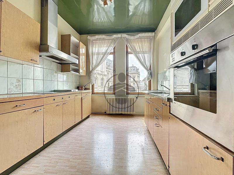 Maison - 435 m² - 22 pièces