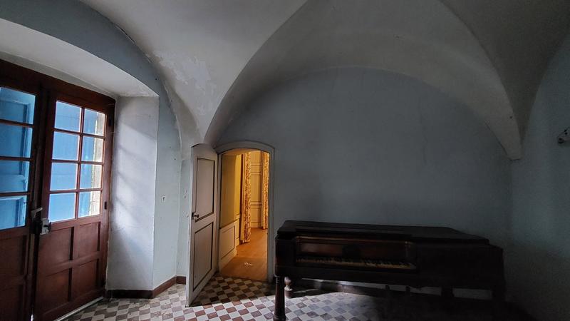 Maison - 700 m² - 10 pièces