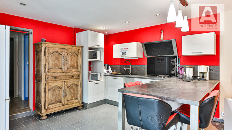 Maison - 281 m² - 6 pièces