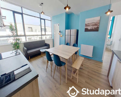 Chambre - 85 m² - 1 pièce