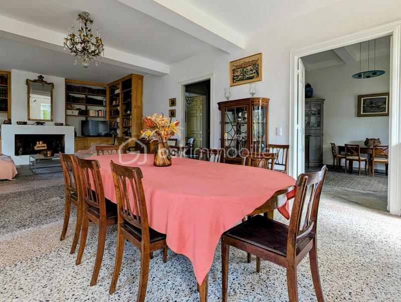 Maison de maîtres - 384 m² - 12 pièces