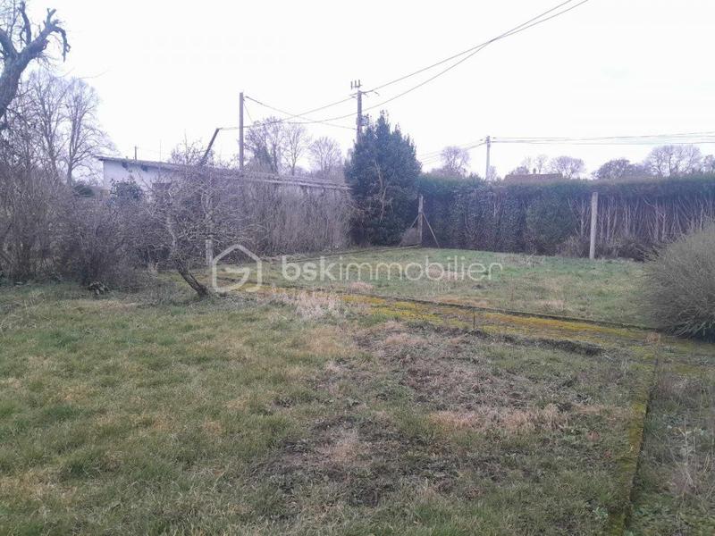 Maison - 650 m² - 6 pièces