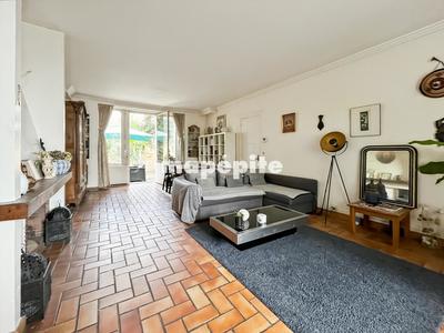 Maison - 410 m² - 13 pièces