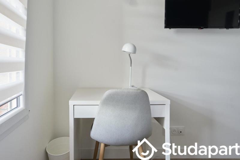 Chambre - 11 m² - 1 pièce