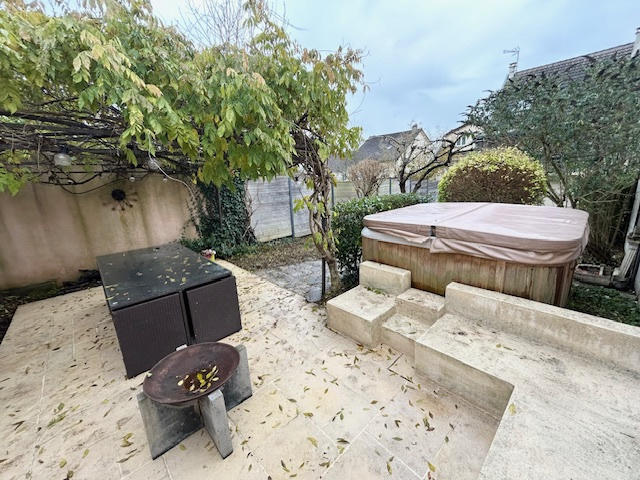 Maison - 115 m² - 6 pièces