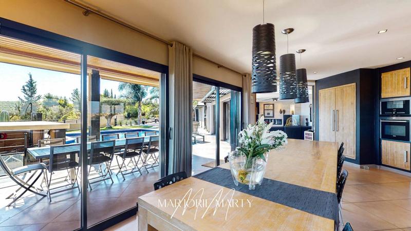 Demeure - 211 m² - 7 pièces