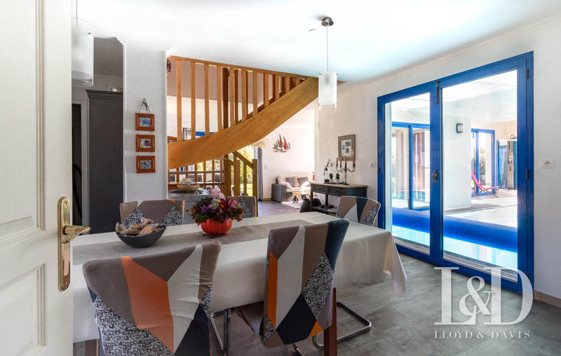 Maison contemporaine - 204 m² - 6 pièces