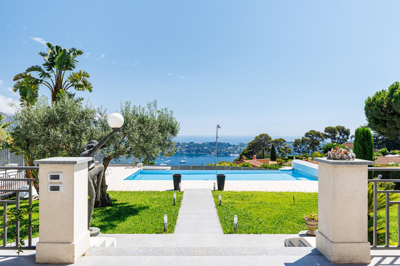 Maison - 350 m² - 7 pièces