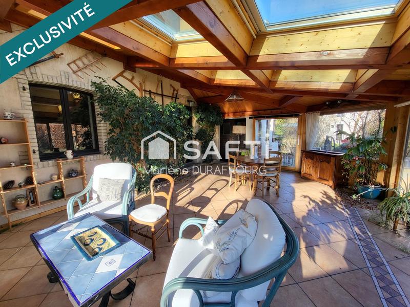 Maison - 275 m² - 10 pièces