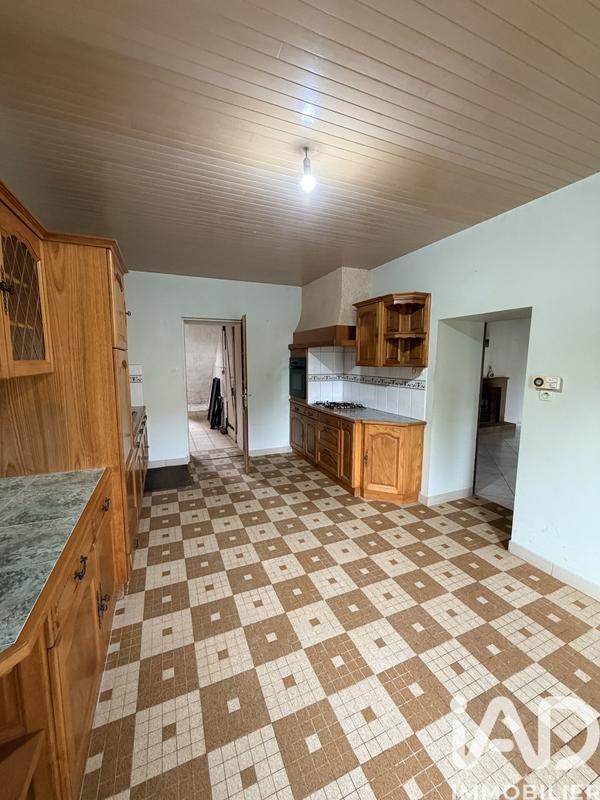 Maison - 215 m² - 9 pièces