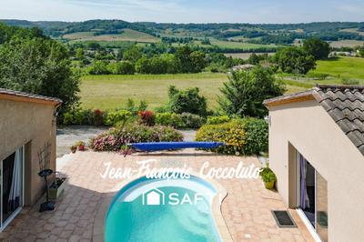 Maison - 205 m² - 9 pièces