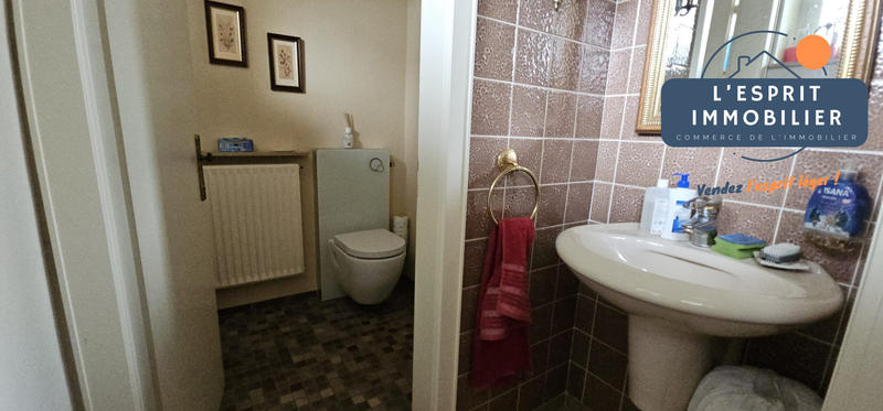 Maison - 223 m² - 7 pièces