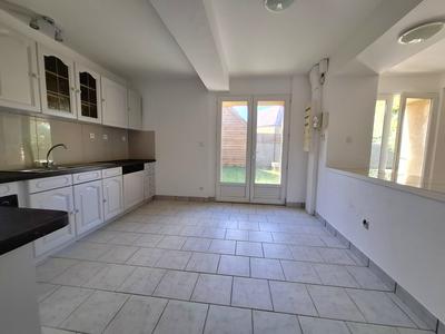Maison - 93 m² - 5 pièces