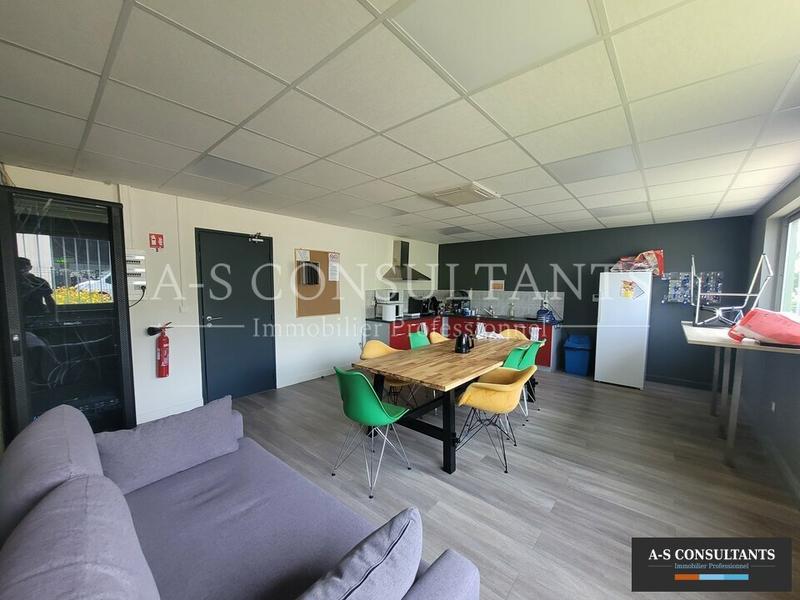 Local d'activité / Entrepôt - 780 m²