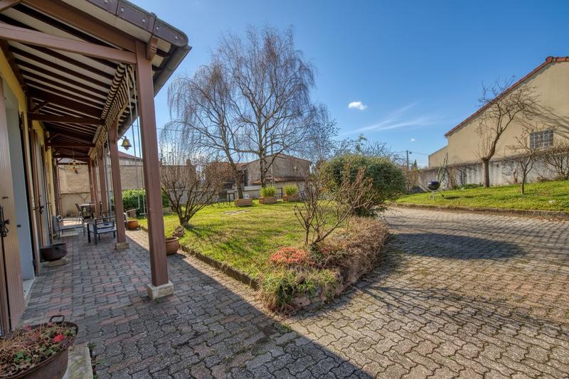 Maison - 213 m² - 6 pièces